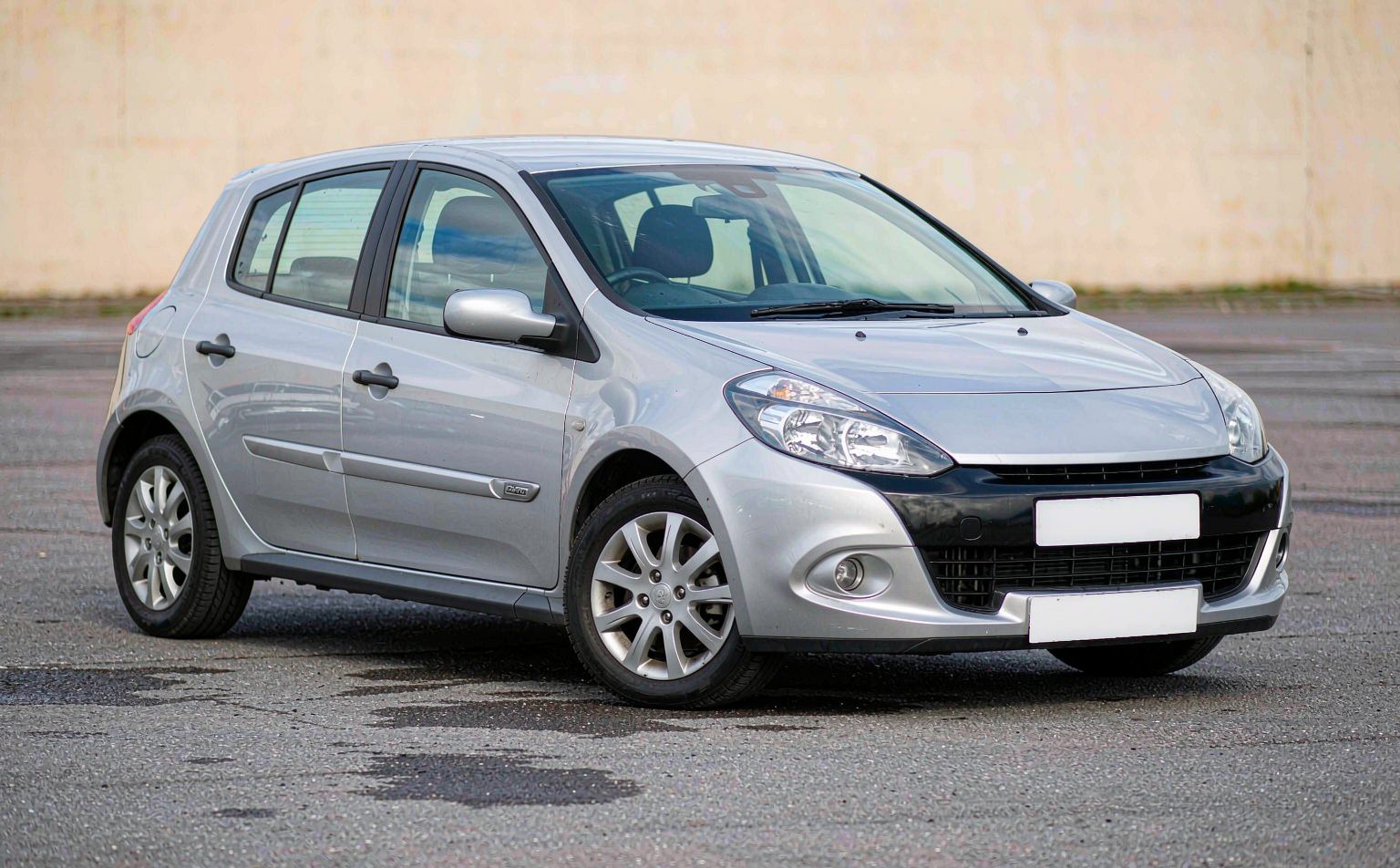 Home 2016 Renault Clio Dynamique used hatchback for sale