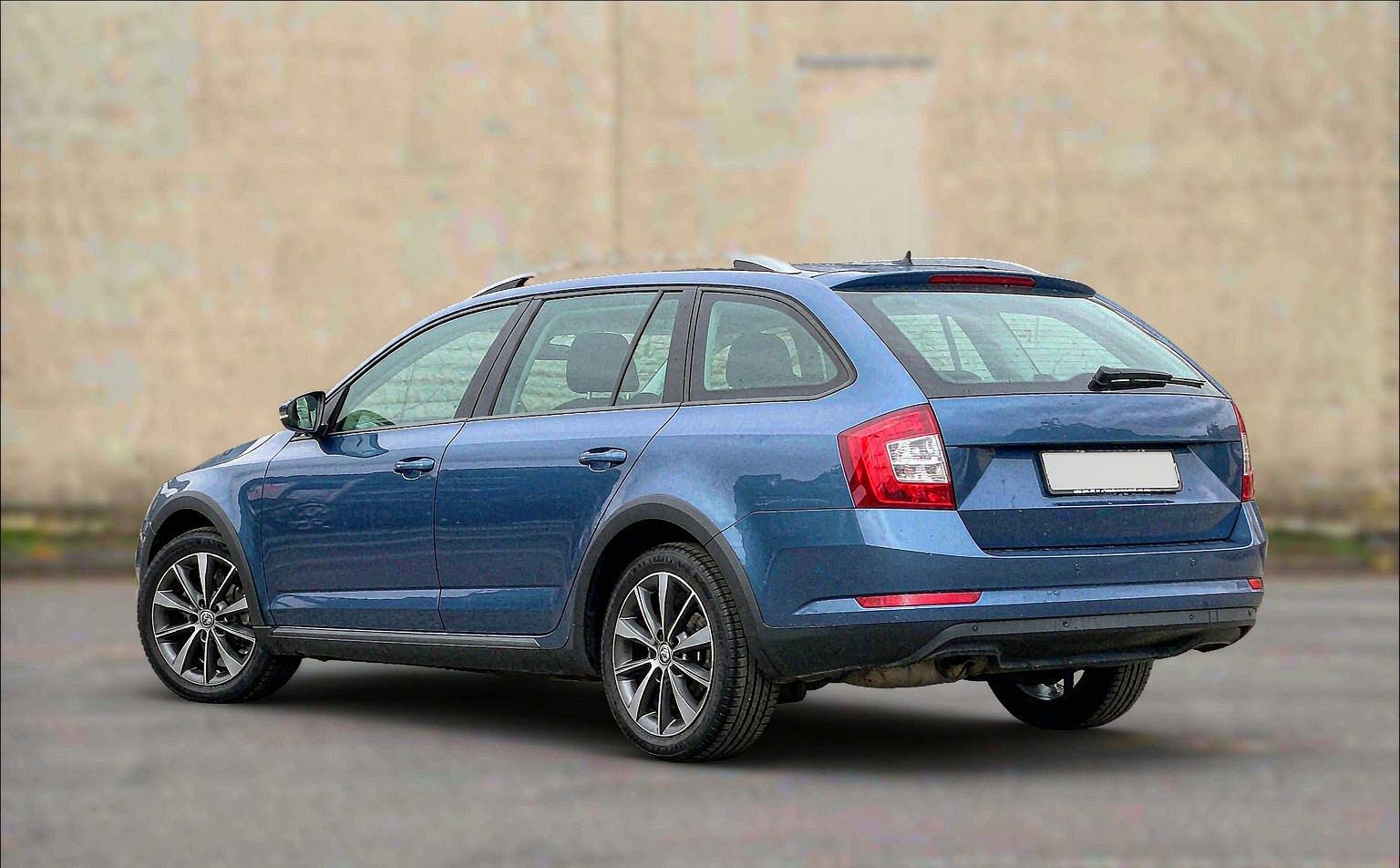 Home 2015 Skoda Octavia SE used estate car for sale